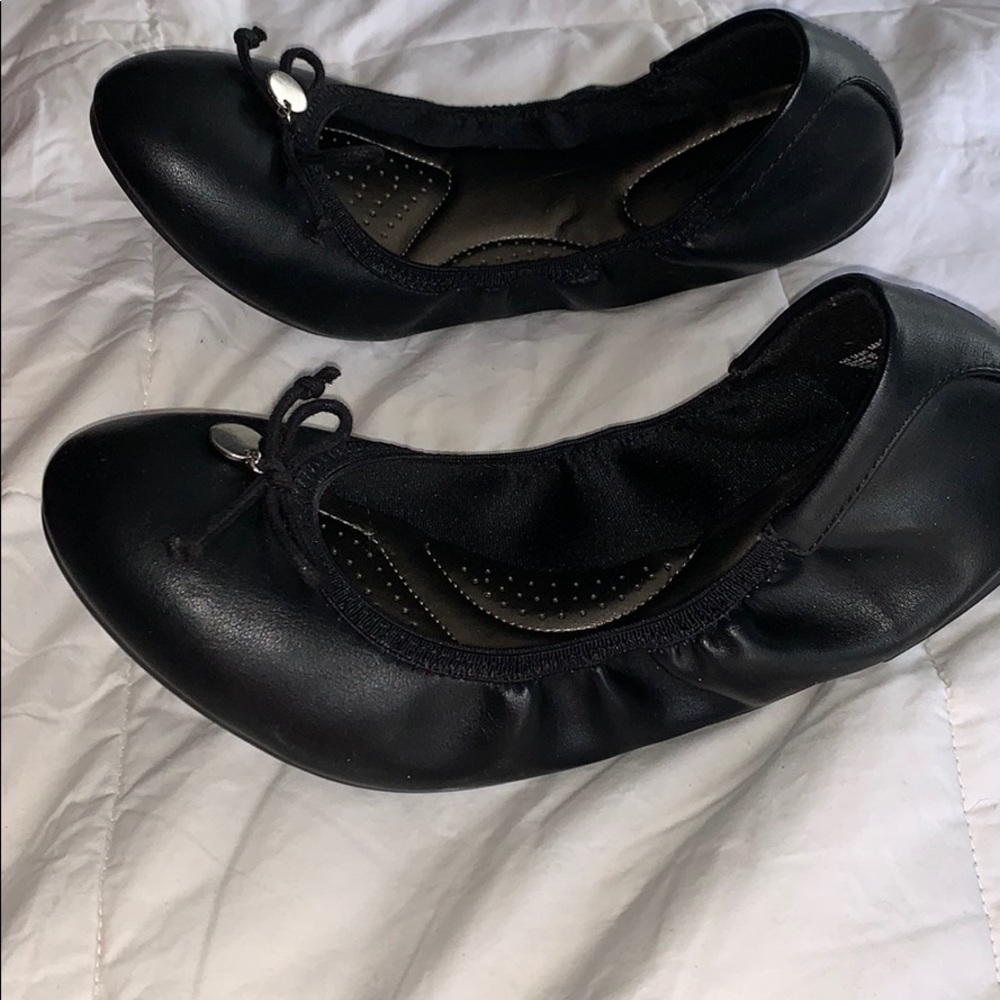 Adorable Black comfort flats